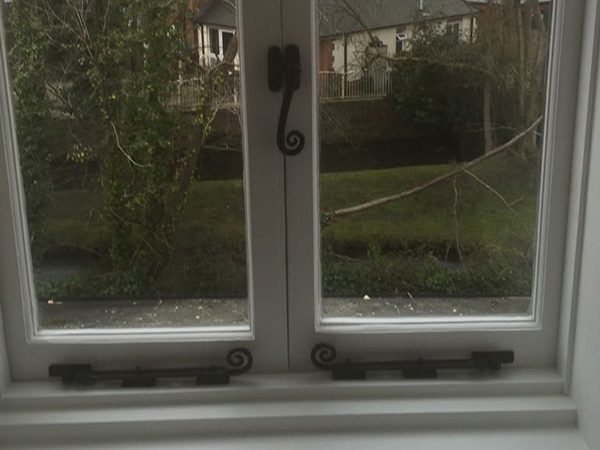 painter and decorator winchester, interior painter, exterior painter, painters, decorators, painting services, sash window repairs, carpentry, commercial painting, building maintanence, winchester, southampton, hampshire, wiltshire, surrey, oxfordshire
